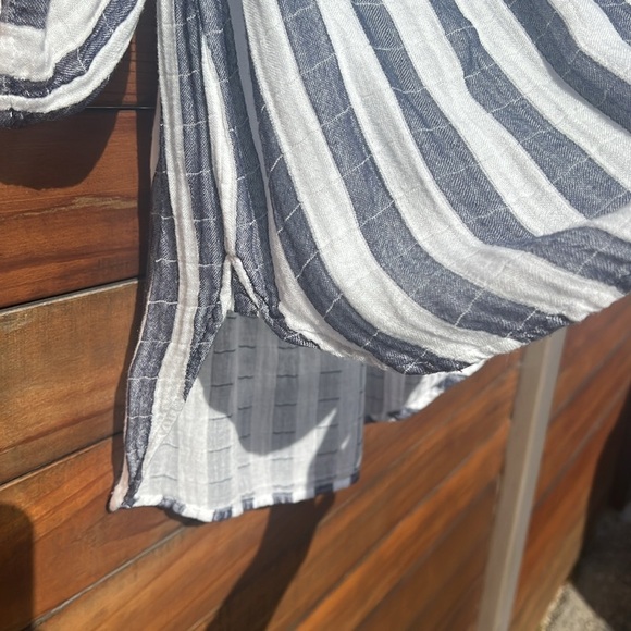 Stripes Flowy Blouse - Picture 6 of 7